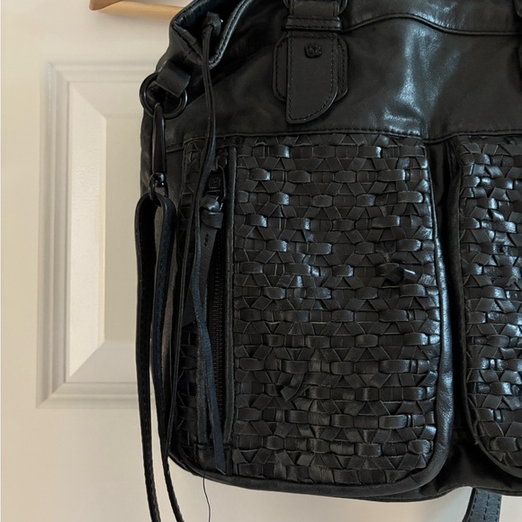 Elliott Lucca Stylish Black Leather Tote Bag - Picture 5 of 12